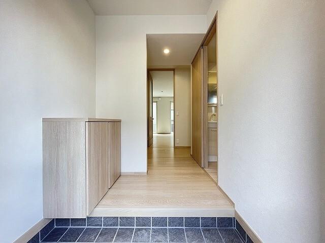 アーリーヒルズ（D） 玄関