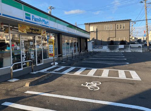 ファミリーマート西多賀一丁目店：877m