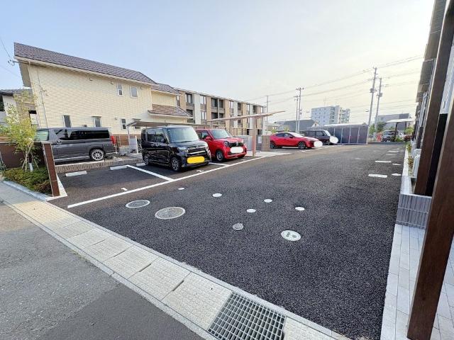 Belle Lead KURA富沢西（102） 駐車場