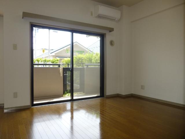 レックス本郷通り弐番館（４０１） リビング