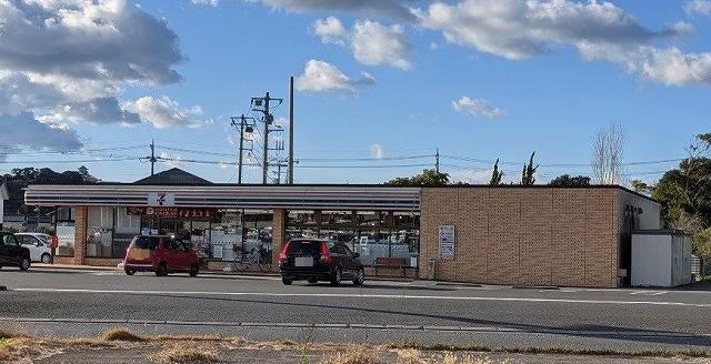 セブンイレブン館山真倉店：700m