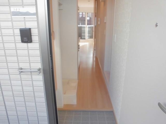 フォレスト ヤマザキ（303） 玄関
