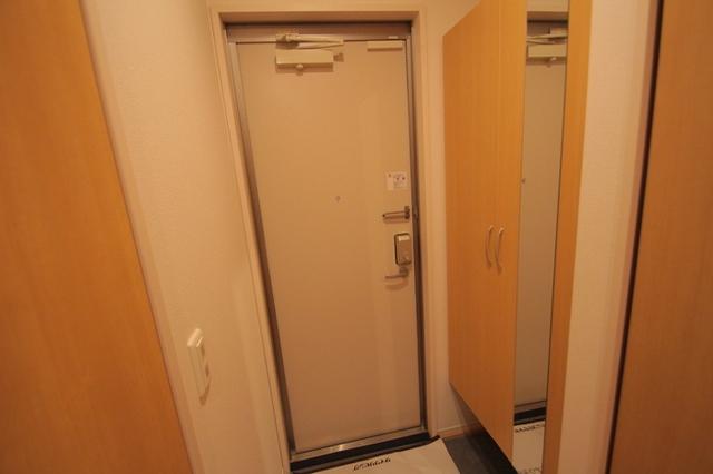 Castle上野（301） 玄関