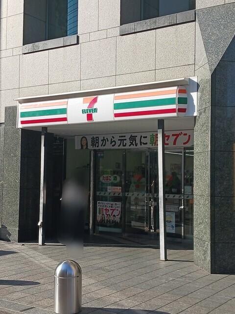 セブンイレブン：114m