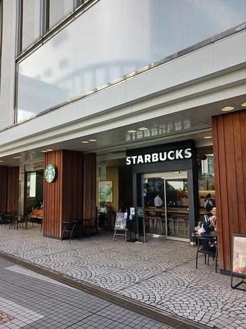スターバックス：750m