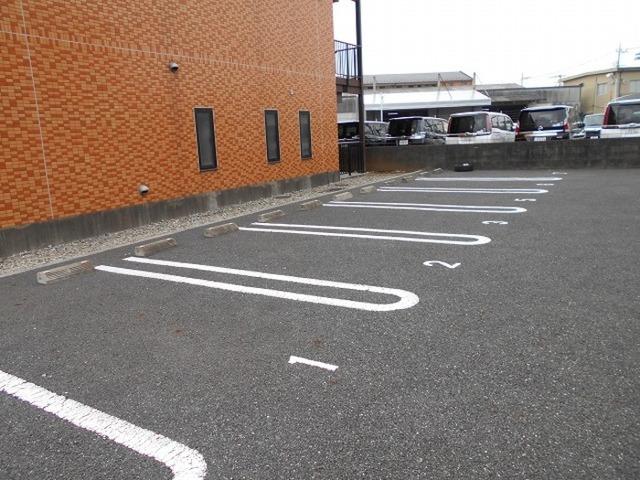 フィロス（103） 駐車場