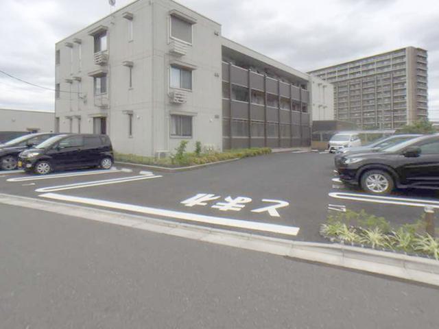 Ｍ's おおたか（305） 駐車場