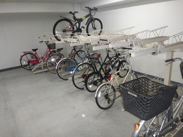 カスタリア三ノ輪（1101） 駐車場