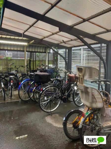 クレストフォルム向島 駐車場