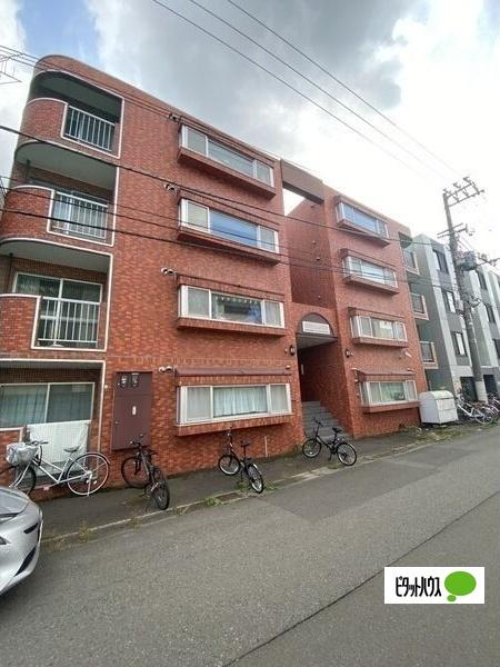 シックな感じでお出迎えくれますね〜