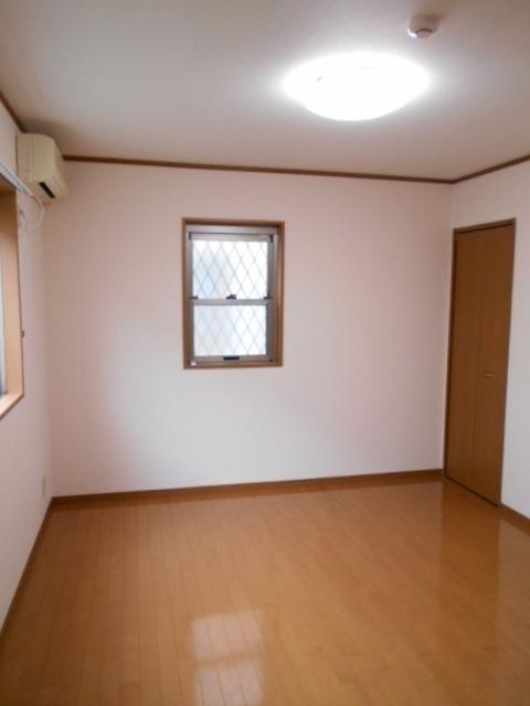 ルミエール清洲　Ａ（102） 部屋画像
