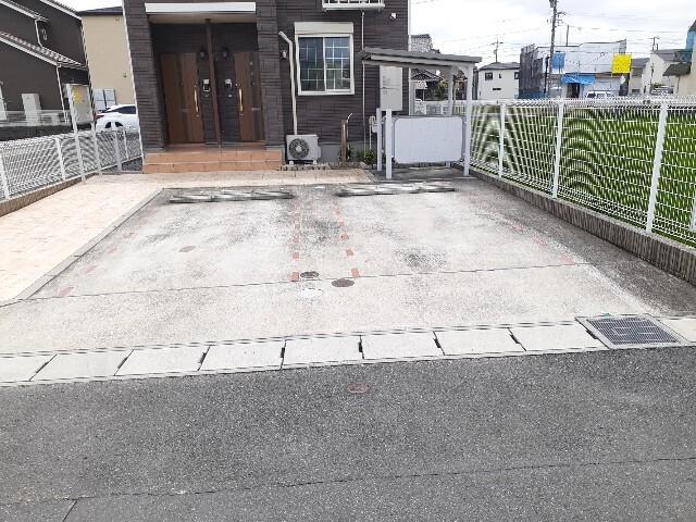 フランコリーヌ（101） 駐車場