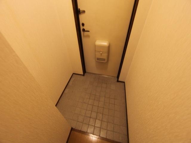 グランドヒルズ供米田2番館（302） 玄関