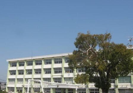 鈴鹿市立玉垣小学校：1251m