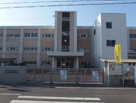 鈴鹿市立千代崎中学校：1954m