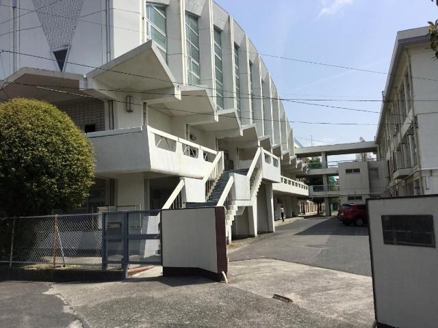 名古屋市立工芸高校：583m