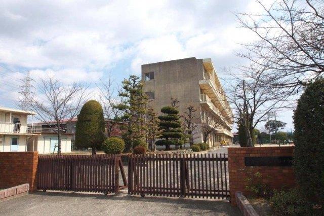 北名古屋市立天神中学校：2033m