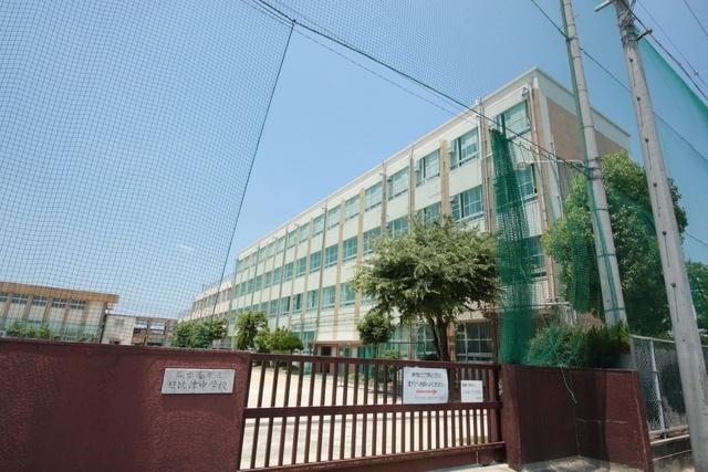 名古屋市立日比津小学校：351m