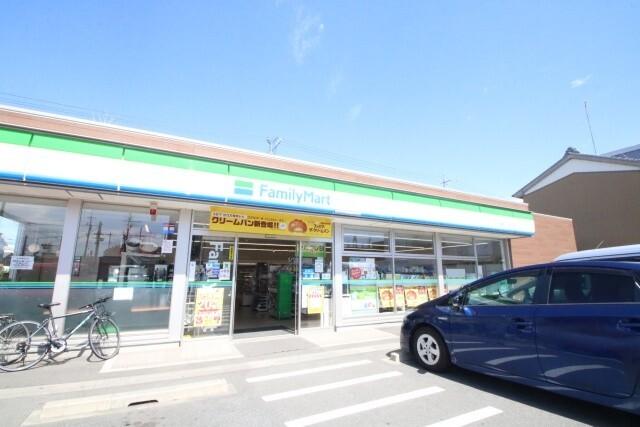ファミリーマート横井一丁目店：584m