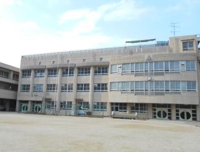 名古屋市立柳小学校：708m