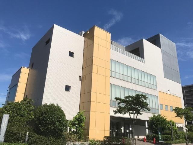 名古屋市中川図書館：978m