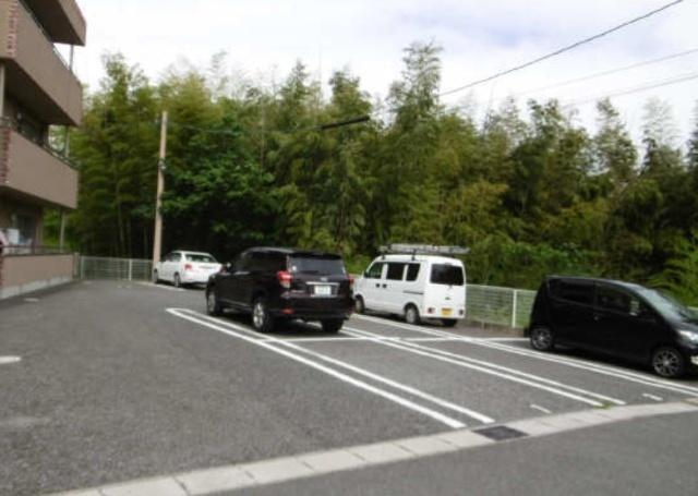 ハイドリーム谷口（102） 駐車場