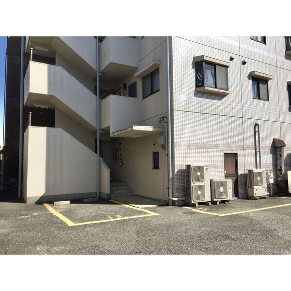 コーポラス小出（2B） 駐車場