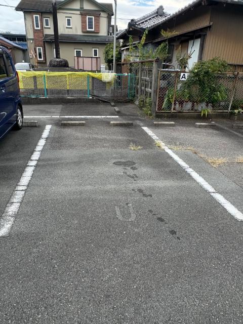 津市中河原戸建 駐車場
