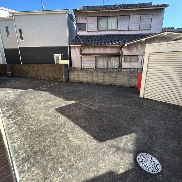 クレスト参番館（103） 駐車場