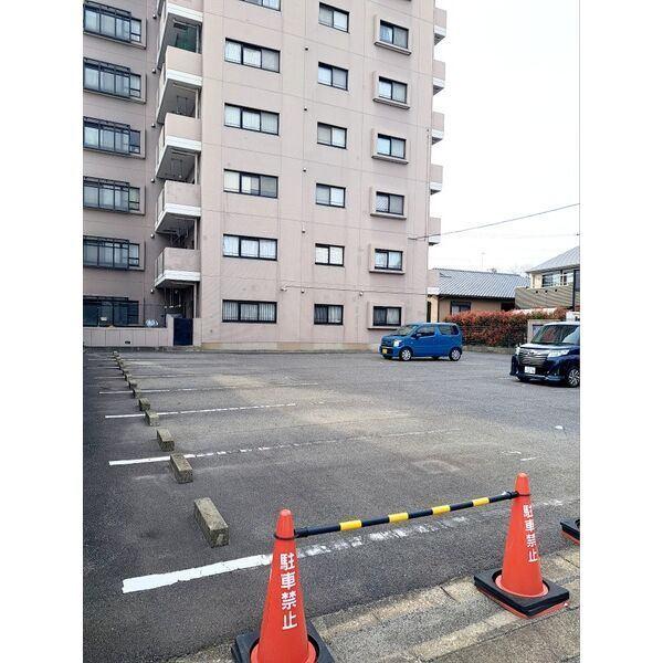 グリーンハイツ庄内通（400） 駐車場