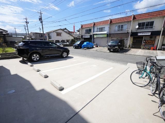 Warren higashiharutaⅠ 駐車場