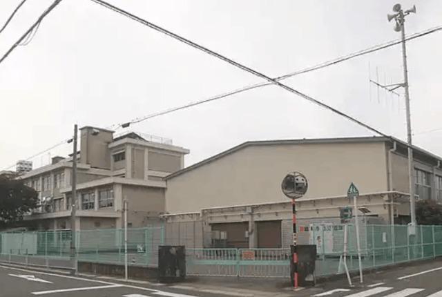 華陽小学校