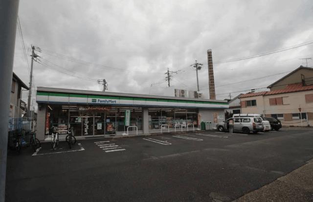 ファミリーマート城西病院前店