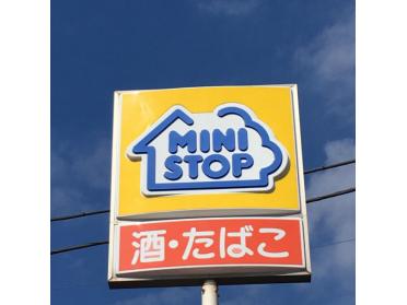 コンビニ：220m