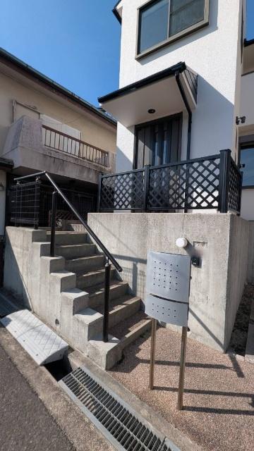 玄関アプローチ