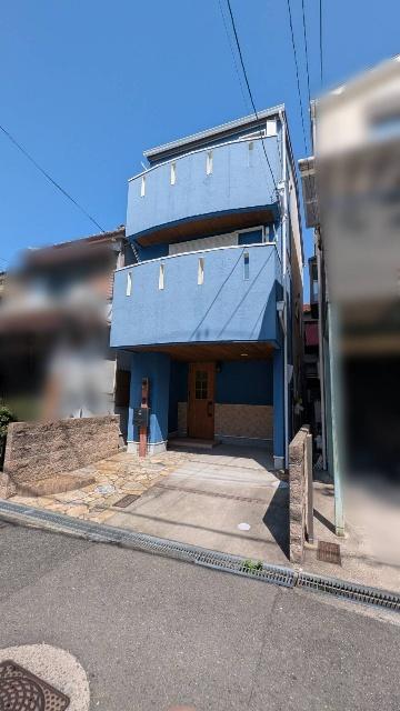 玄関前に花壇スペース有り