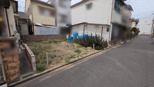 交通量の少ない静かな住宅街です