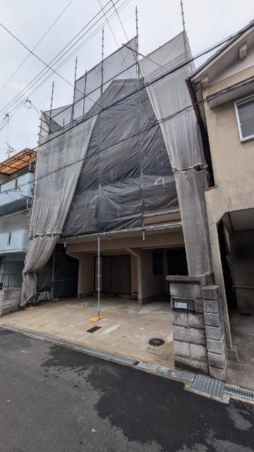 交通量の少ない静かな住宅街です