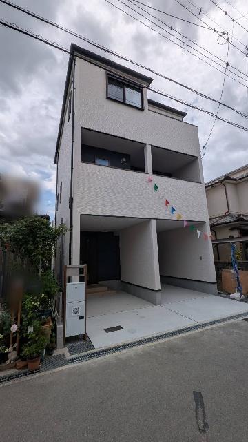 リビングを見渡せるカウンターキッチン