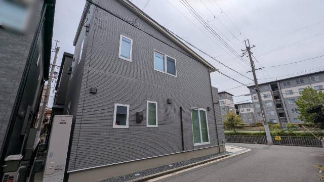 高槻市下田部町二丁目　築浅中古戸建 外観