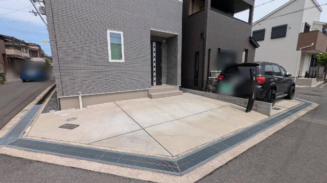 高槻市下田部町二丁目　築浅中古戸建 駐車場