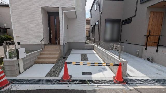 高槻市藤の里町　新築戸建　１期１号地 駐車場