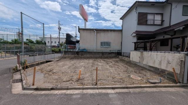 北側抜けており、開放感有り