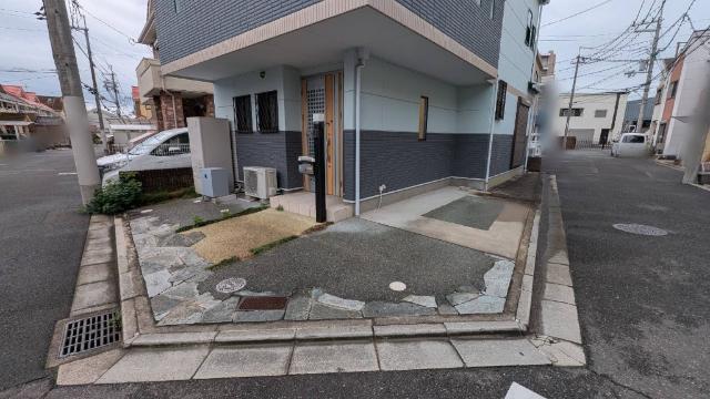 高槻市北大樋町　中古戸建 駐車場