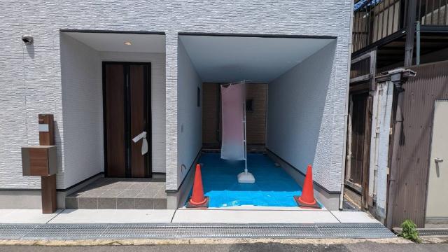 高槻市寿町二丁目　新築戸建 駐車場