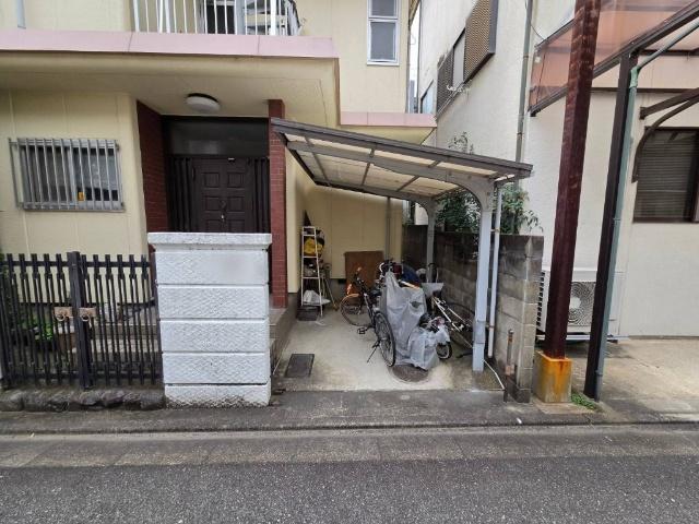 高槻市明野町　中古戸建 駐車場