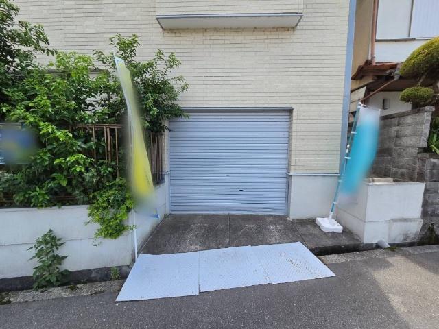 高槻市淀の原町　中古戸建 駐車場