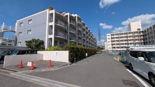 さんくれーる高槻二棟 外観