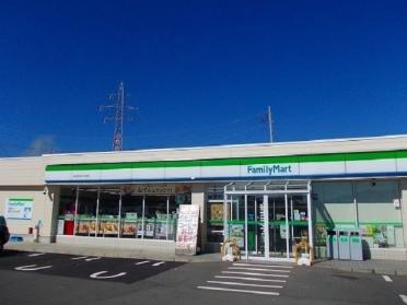 ファミリーマート　外旭川店：700m