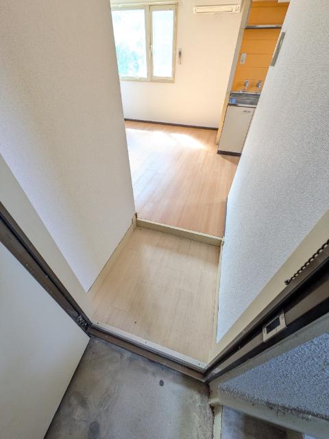 フォレント山王（302） 玄関